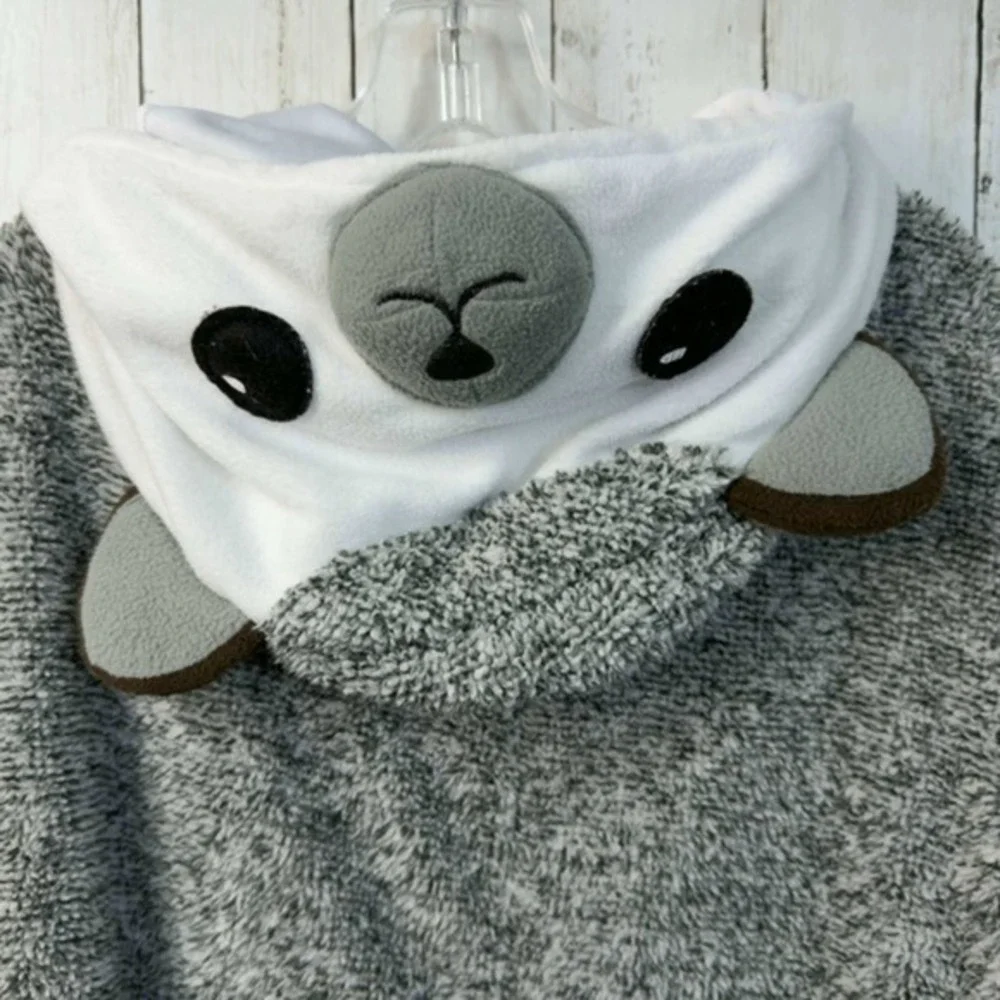 N/A women koala